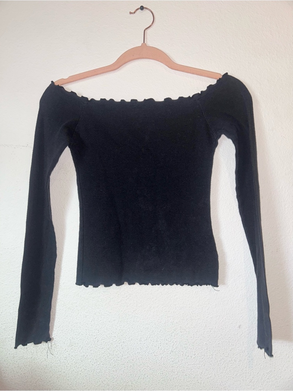 Hollister Black Off-Shoulder Long Sleeve Ribbed Top